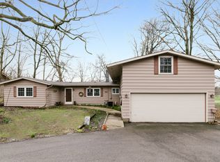123 Greenwood Acres Dr, Dekalb, IL 60115