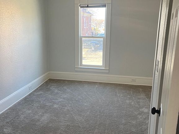 5th image of 101 S McLean St APT B
