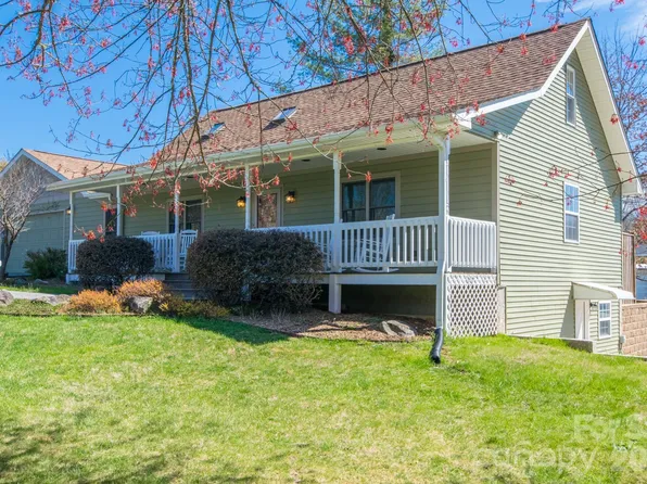43 Evan Tyler Ln, Horse Shoe, NC 28742