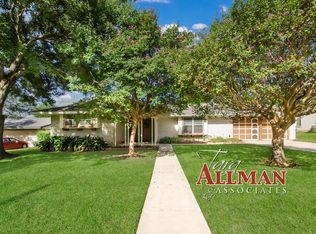 9811 Tioga Dr, San Antonio, TX 78230