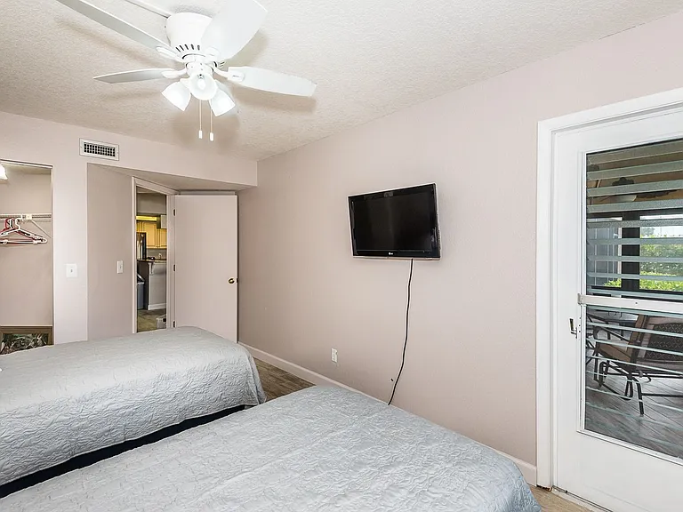 2601 W Marion Ave #47A — Photo 32
