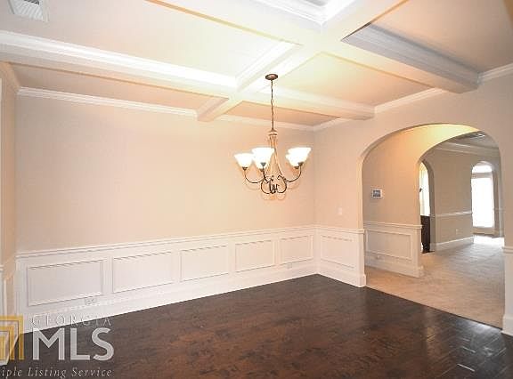 5th image of 556 Camano Way