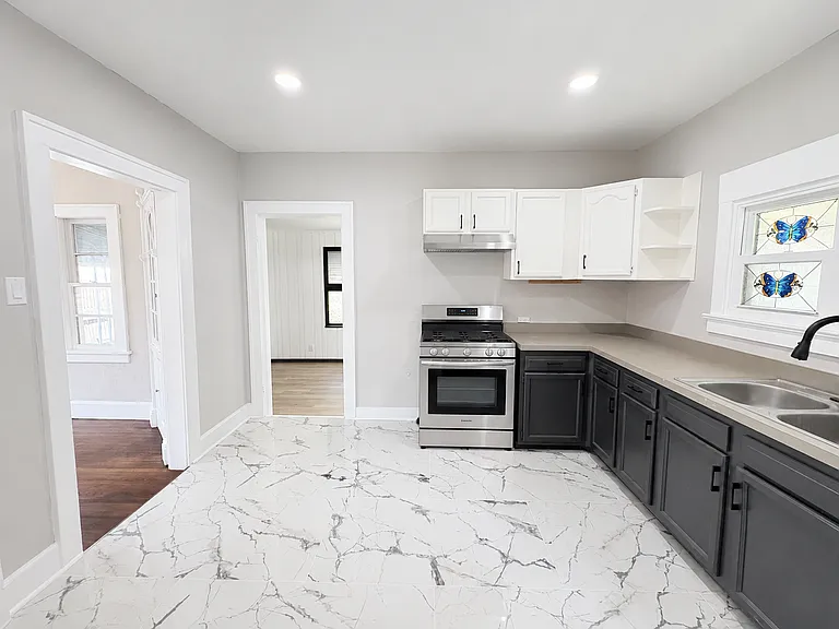 901 Woodsdale Ave — Photo 20