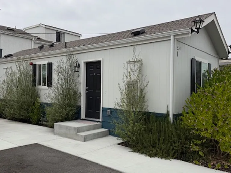 331 Avocado St — Photo 13
