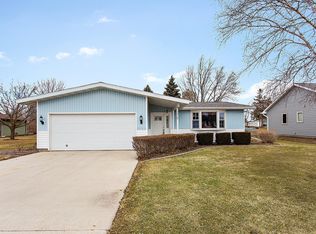 1512 Sunset Ln, NEW HOLSTEIN, WI 53061