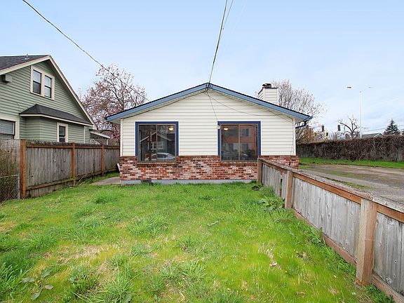 2nd image of 3509-3513 SE 72nd Ave #3509