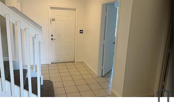 4 bed, 1423 sqft, $3,395 — Photo 2