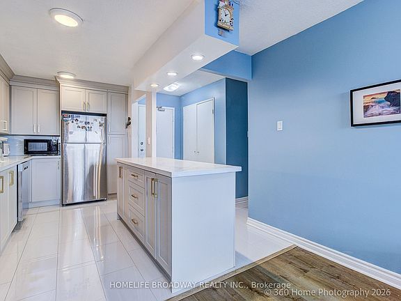 5th image of 10 Tobermory Dr #512