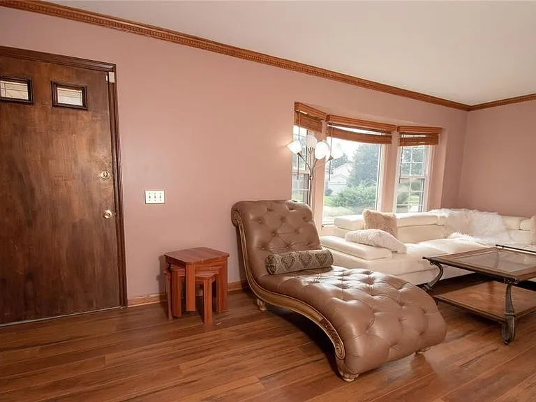 15175 Congress Dr — Photo 4