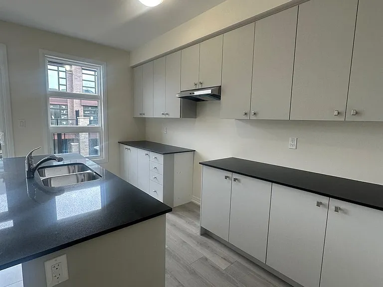 37 Harold Wilson Ln — Photo 5