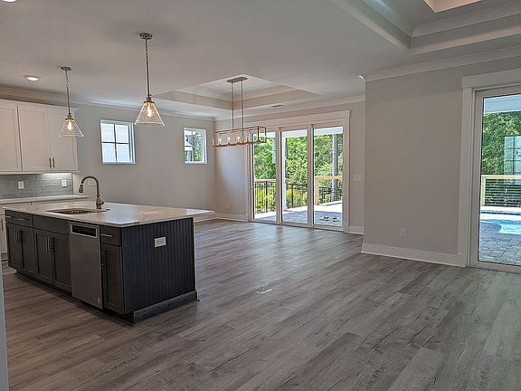 Dining area to backyard
