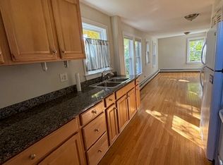 10 Spring St #10A, Amesbury, MA 01913