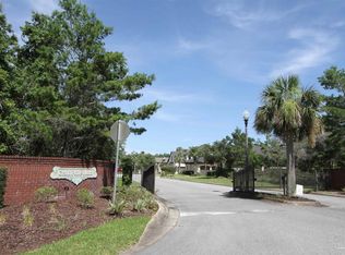 Manor Circle #10, Gulf Breeze, FL 32563