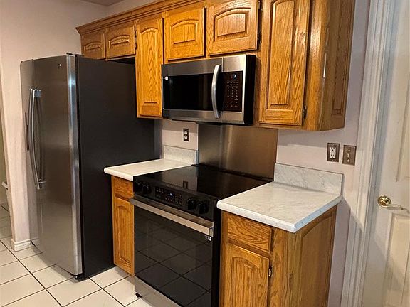 5th image of 305 Sierra Vista Ct