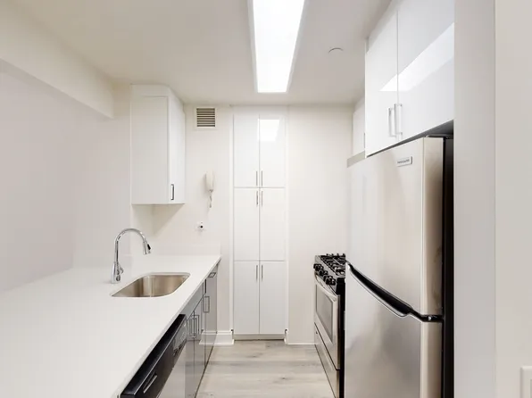 10 Hanover Square image 1 of 8