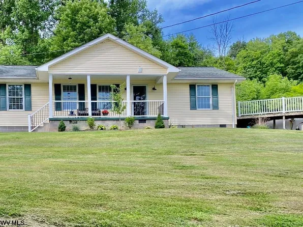 5154 Morgantown Pike, Belington, WV 26250