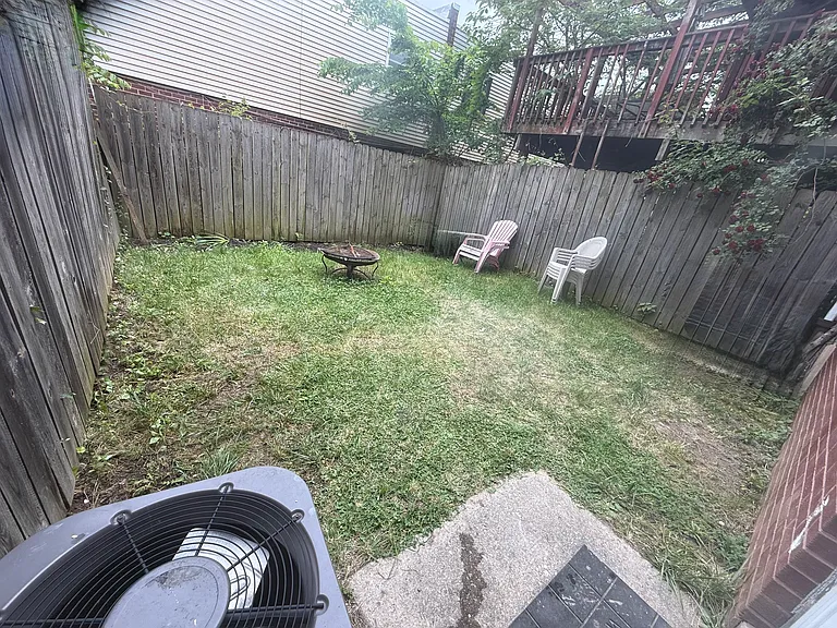 4624 Regent St — Photo 13
