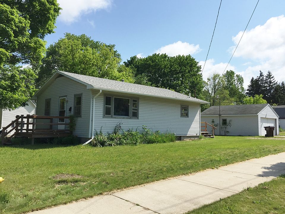 1st image of 1002 Ernst Street