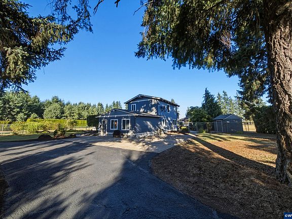 2nd image of 19518 Highway 99e
