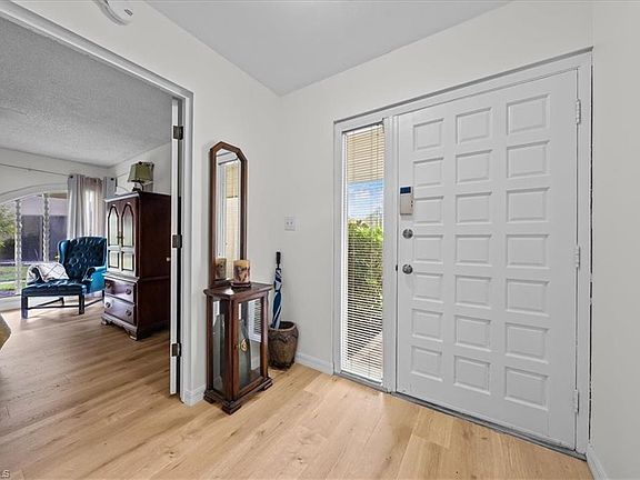 4th image of 925 Palm View Dr APT 111