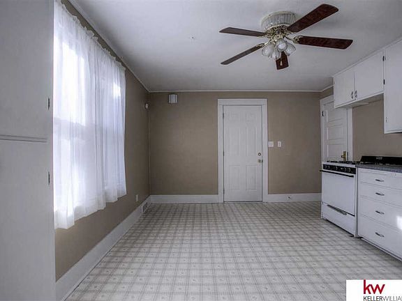 4th image of 5212 S 32nd St