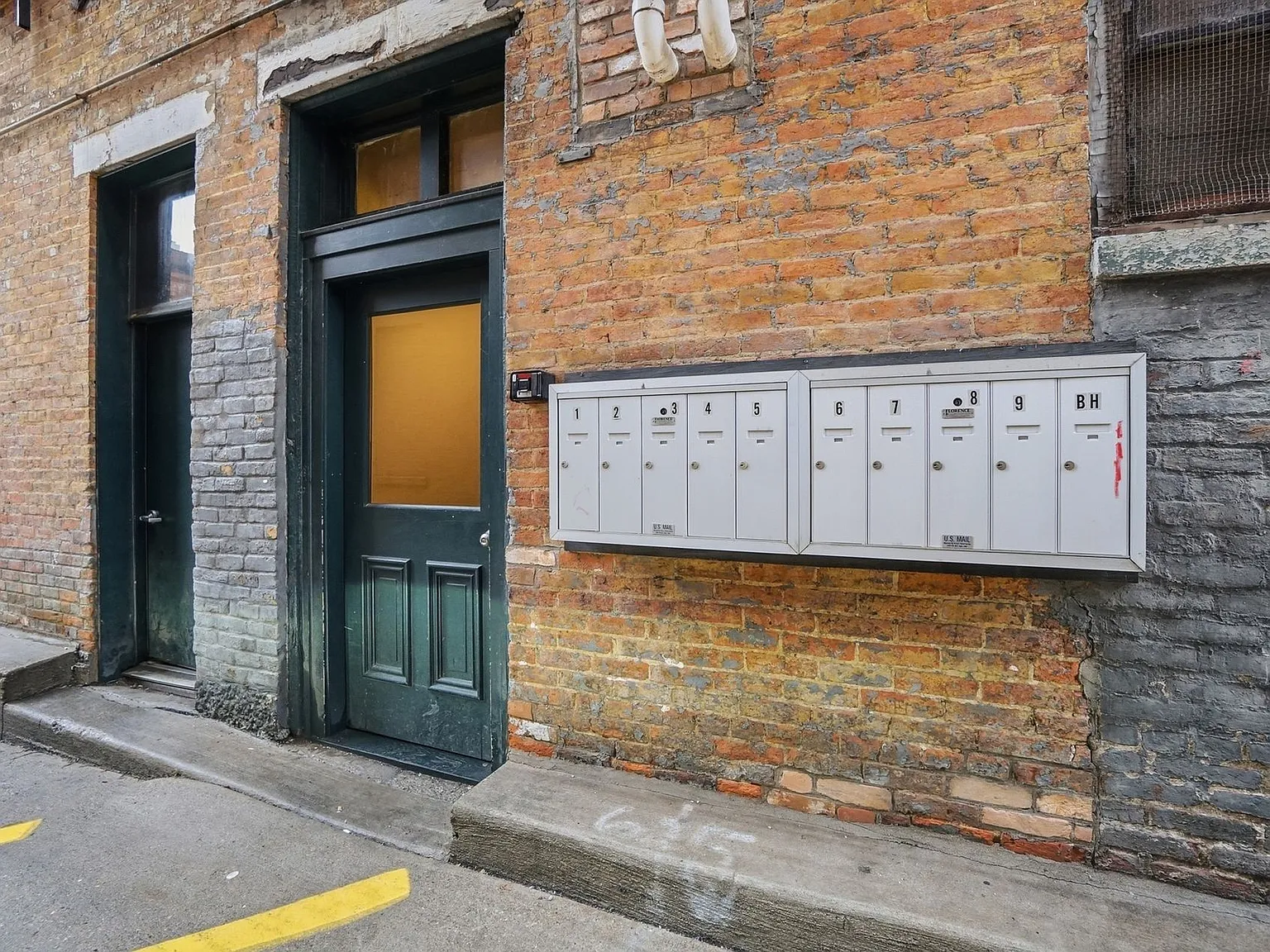 625 Main St. — Photo 1