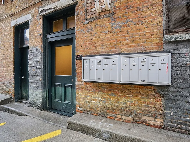 625 Main St — Photo 1