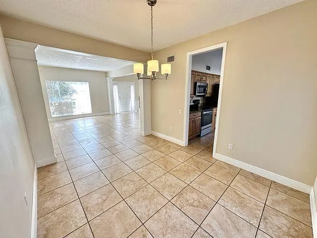 955 W Charing Cross Cir — Photo 7