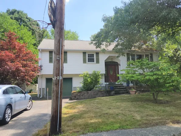 41 Winding Way, Rockland, MA 02370