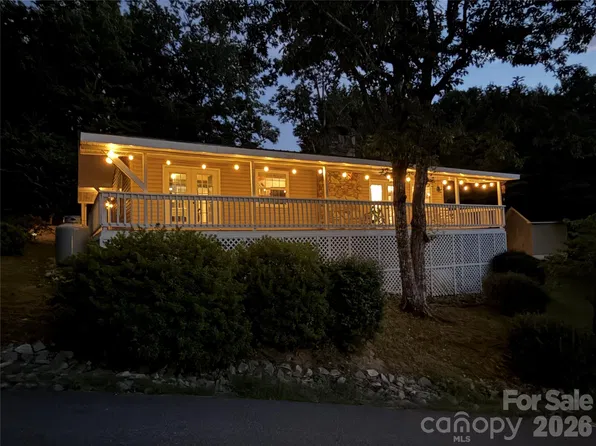 130 Sherwood Dr, Lake Lure, NC 28746