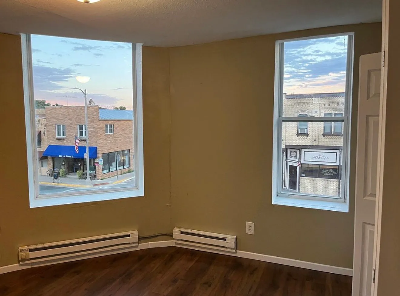 2 bed, 650 sqft, $1,045 — Photo 4