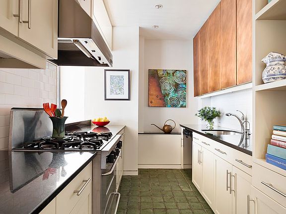 4th image of 260 Broadway #10E