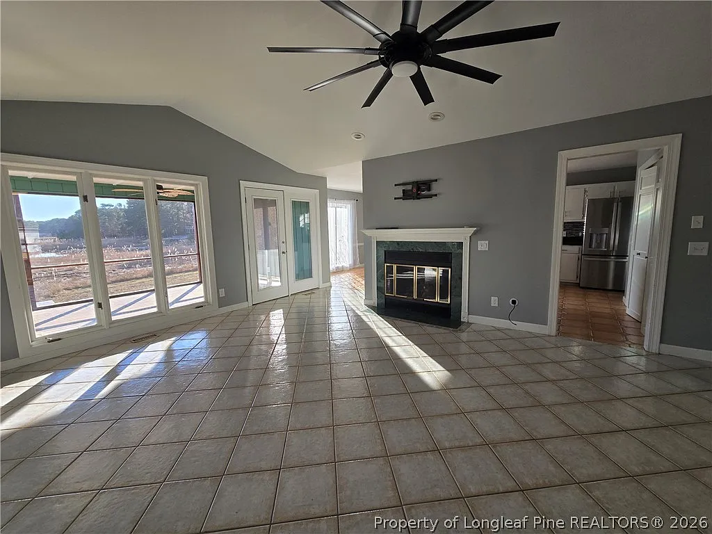 3 bed, 2.0 bath, 1532 sqft, $2,200 — Photo 3