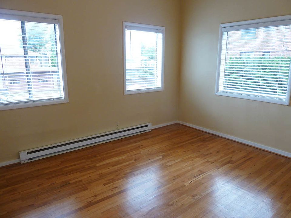 Lots of Windows (Living)