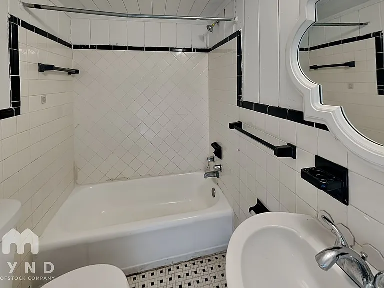 990 Lynhurst Dr SW — Photo 11