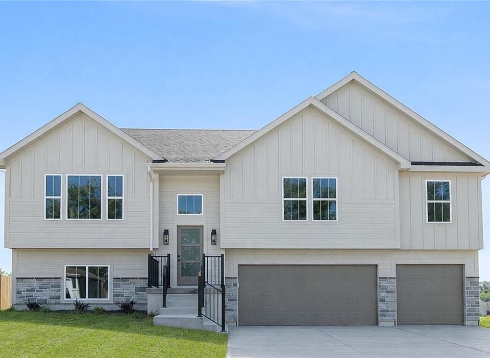 1st image of 1325 N Holland Ct