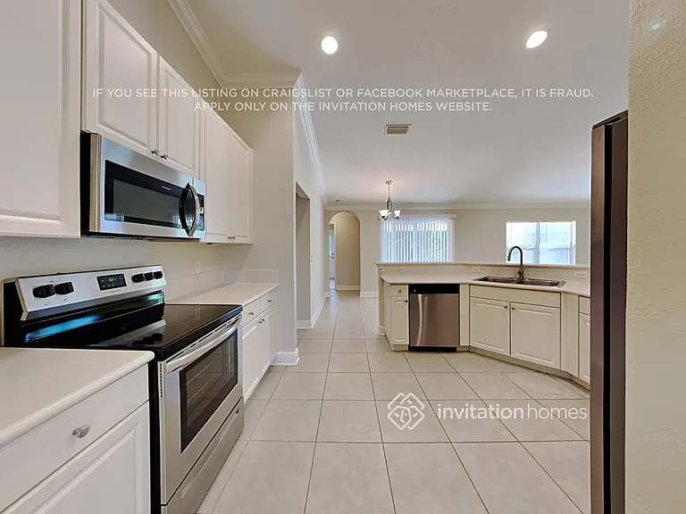 1772 SW Lofgren Ave — Photo 8