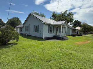 225 E Chestnut St, Puryear, TN 38251