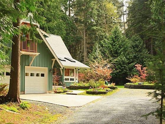 1st image of 1064 Woodside Ln