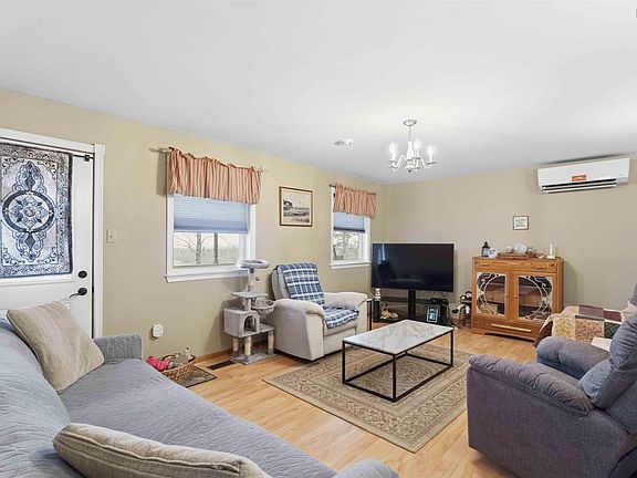 5th image of 662 Chipman Brook Rd