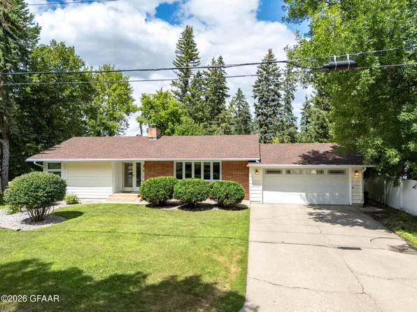 320 17th Ave S, Grand Forks, ND 58201