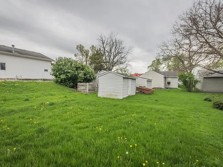 204 E Franklin Ave — Photo 12