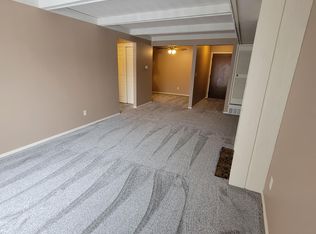 2620 S 70th St #111, Lincoln, NE 68506
