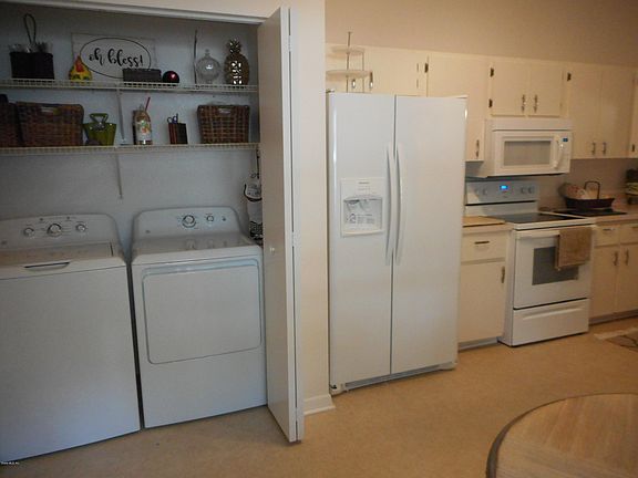 4th image of 8006 SW 115th Loop