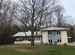 3850 Stirrup Dr, Erie, PA 16506