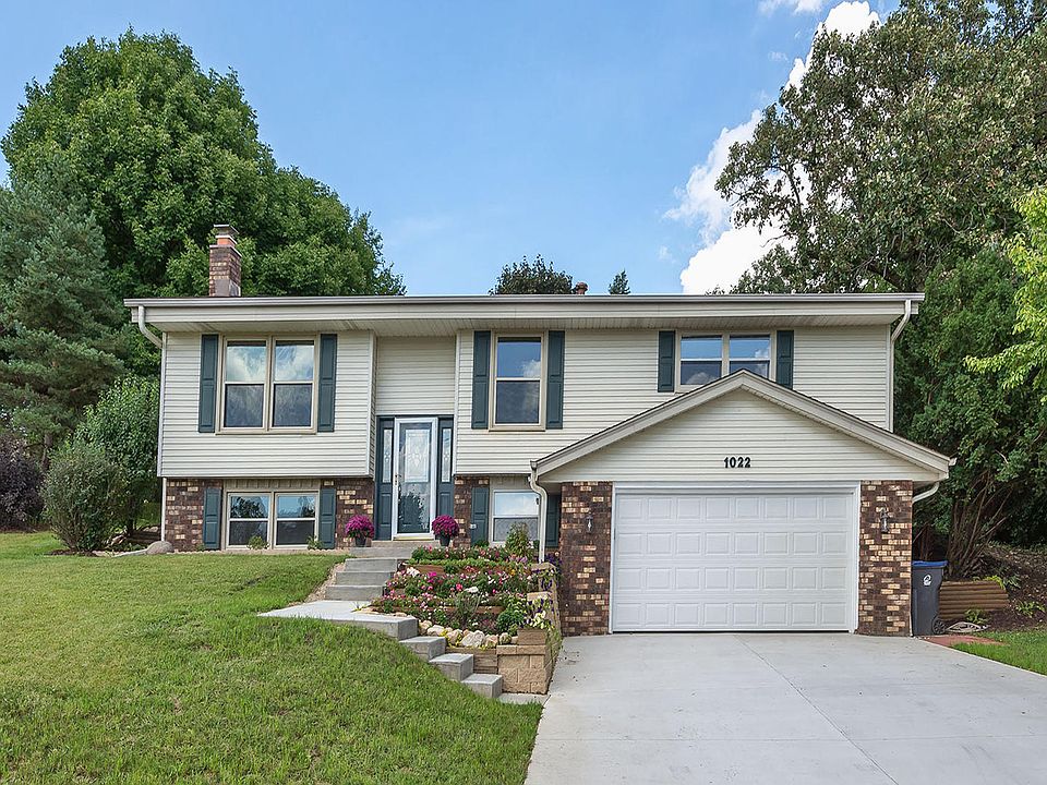 1st image of 1022 Macarthur Ct