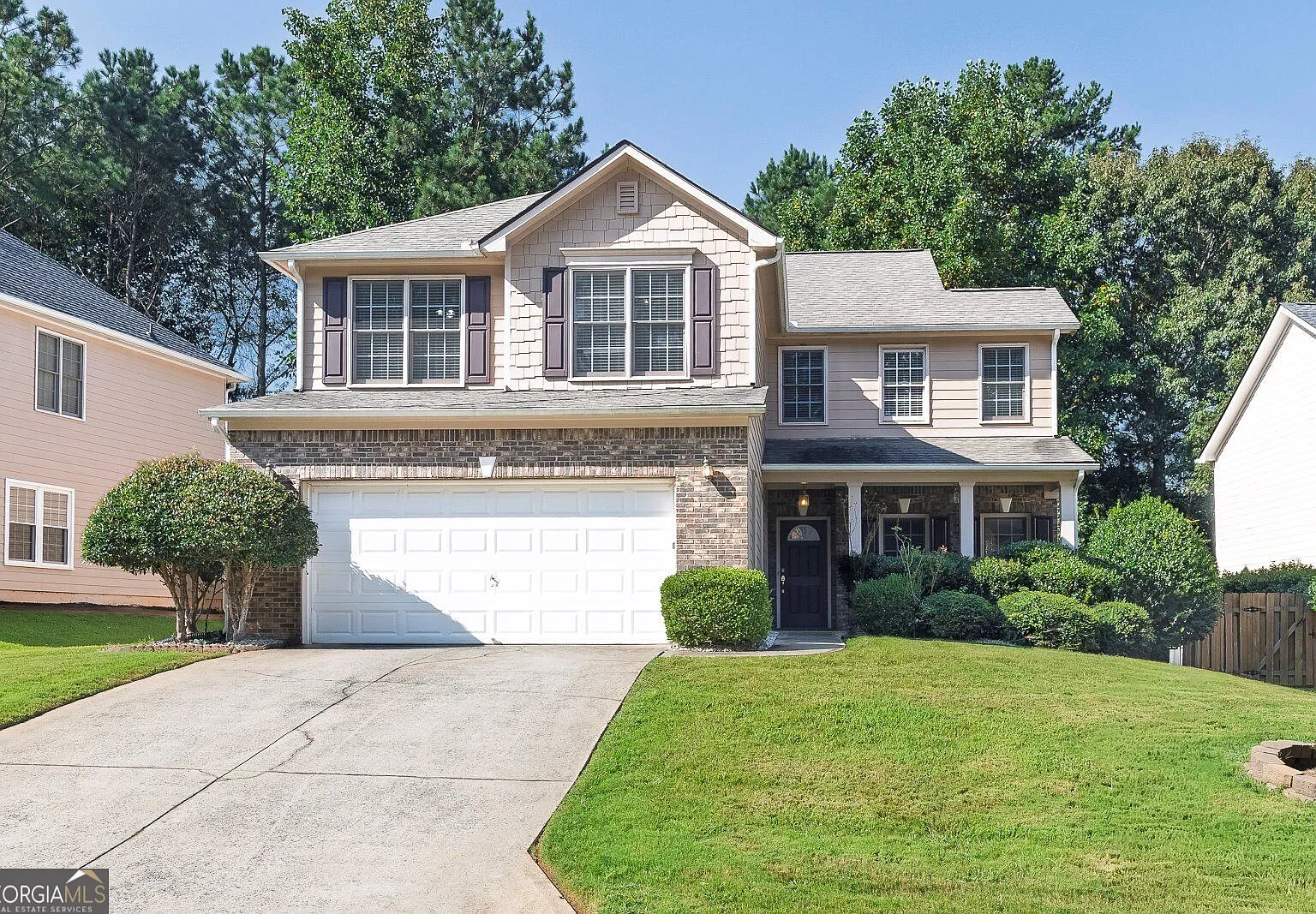 4 bed, 2.5 bath, 2368 sqft, $2,100 — Photo 1