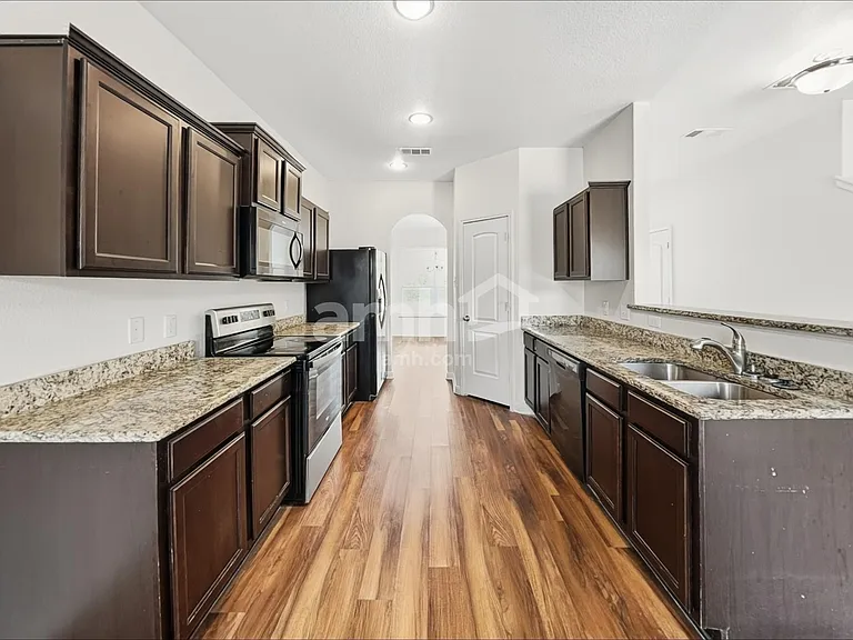 4709 Merchant Trl — Photo 3