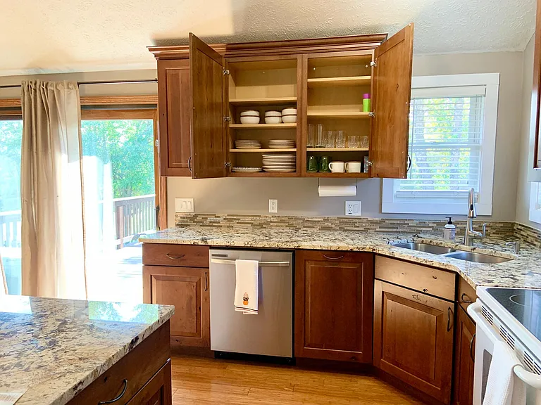 3311 Blackhawk Dr — Photo 5