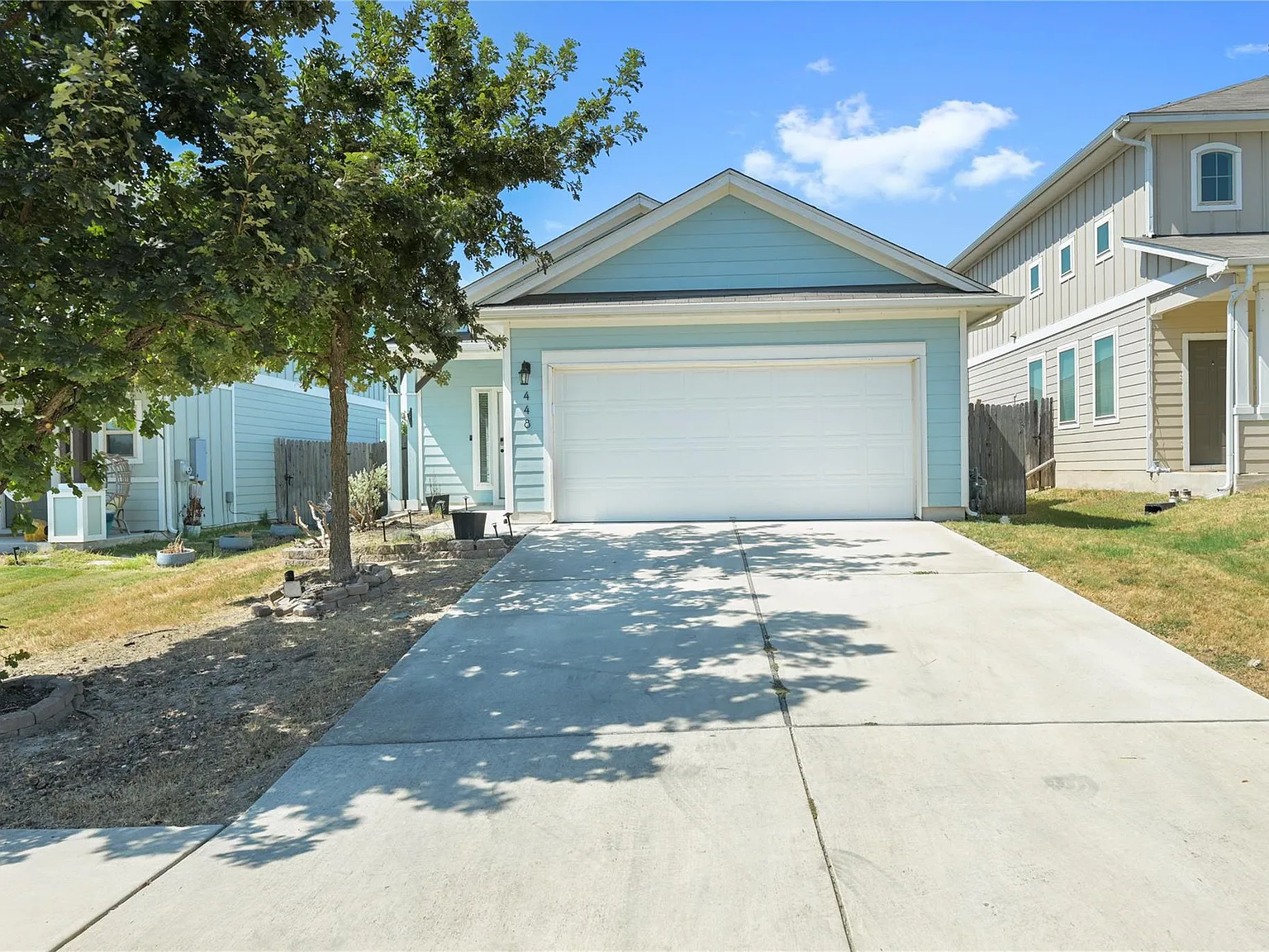 3 bed, 2.0 bath, 1312 sqft, $1,999 — Photo 1
